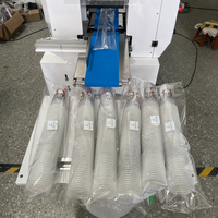 Film numérique en rouleau pour machine avec alimentation quantitative par poussée pour l'étiquetage des gobelets jetables en papier, en plastique, en mousse et des sacs d'emballage