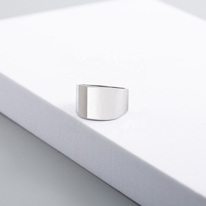 Persönlichkeit Mode Minimalist Edelstahl Wasserdicht Breite Geometrische Glatte Oberfläche Ringe Für Männer - Product Image 2