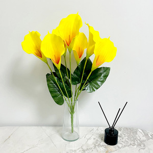 7 Cabezas de Lirios Calla Artificiales de EVA con Textura, Ramo Amarillo para Decoración de Bodas y Hogar - Product Image 1