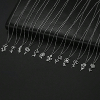 Pendentif fleur de naissance Collier en acier inoxydable argenté Mois de naissance Fleur Charmes Cadeaux pour meilleur ami Collier minimal