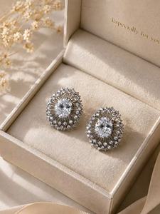 Orecchini a Perno in Cristallo, Argento 925, Forma di Fiore con Incastonatura a Griffe, Gioielli da Sposa per Donna - Product Image 3