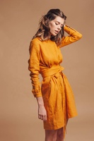 Fabriqué à la main en lin doux naturel femmes robe courte avec ceinture et manches longues parfait lin femmes plage mariage robe mi-longue