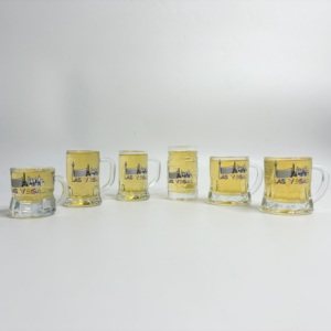 Mini <span class=keywords><strong>verre</strong></span> <span class=keywords><strong>à</strong></span> <span class=keywords><strong>bière</strong></span> personnalisé <span class=keywords><strong>de</strong></span> style européen avec poignée pour souvenirs ou <span class=keywords><strong>collection</strong></span> - Product Image 4