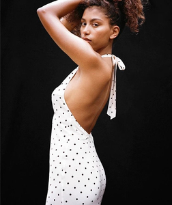 Robe longue blanche à pois pour femme, idéale pour les vacances à l'île. Robe <span class=keywords><strong>sexy</strong></span> à col en V et dos nu pour la plage en été. - Product Image 1