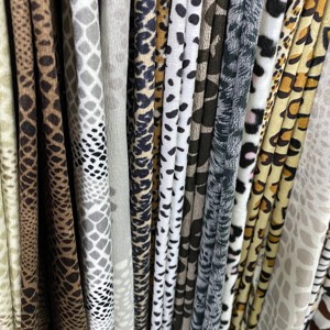Nouveau produit en promotion : Tissu personnalisable à motif animalier 100 % polyester FDY, super doux et de haute qualité pour la décoration intérieure - Product Image 5