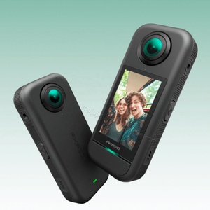 Cámara de Acción <span class=keywords><strong>AKASO</strong></span> 360 Resistente a la Intemperie, Video 360 de 5.7K, Sensores de 48MP de 1/2'', Pantalla Táctil de 2.29'', Palo Selfie Invisible 360 °   Horizonte - Product Image 1