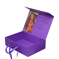 Luxuriöse, faltbare Papierbox mit Magnetverschluss und Griffen in Lila mit individuellem Logo für Haarverlängerungen und Perücken