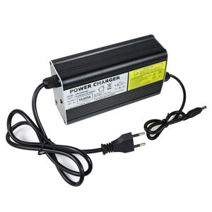 <span class=keywords><strong>Caricabatterie</strong></span> YZPOWER 16s 67.2v4a <span class=keywords><strong>per</strong></span> Batterie agli Ioni di Litio 60V 4a <span class=keywords><strong>per</strong></span> <span class=keywords><strong>Bici</strong></span> <span class=keywords><strong>Elettriche</strong></span>, Scooter e Sedie a Rotelle con Porta DC - Product Image 3