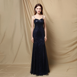 ชุดราตรีงานเลี้ยงสำหรับสุภาพสตรี ดีไซน์หรูหรา เซ็กซี่ ประดับเลื่อมสีทอง - Product Image 2