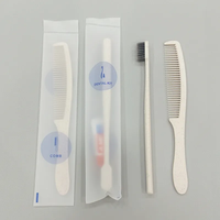 Ensemble de produits d'accueil de luxe pour hôtel et Airbnb, personnalisable en gros, comprenant des chaussons jetables unisexes et un ensemble de toilette avec shampoing pour salle de bain