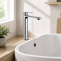 Robinet de salle de bain monocommande chromé, corps cylindrique élancé, bec plat long, base circulaire, mitigeur de lavabo
