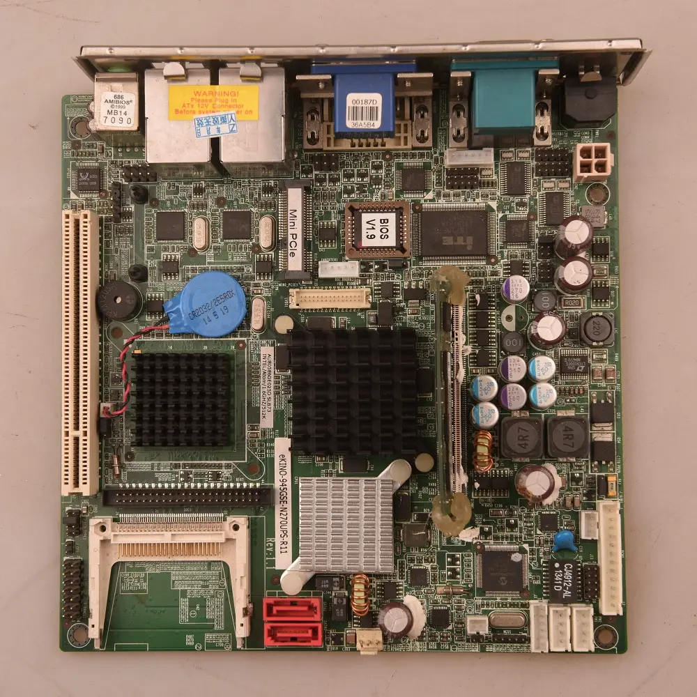 IEI ฝังเมนบอร์ดอุตสาหกรรม KINO-945GSE Intel Atom N270 1.6กิกะเฮิร์ตซ์ Dual LAN LVDS CF สล็อต