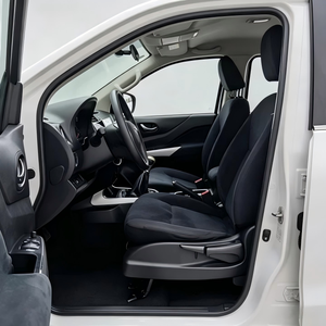 Voitures d'occasion <span class=keywords><strong>Nissan</strong></span> Navara 2017 2.5L Luxe 2WD Automatique Volant à Gauche Intérieur Sombre Pick-up d'occasion fiable pour le travail et l'usage quotidien - Product Image 6