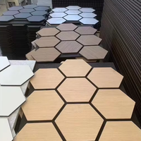 Panneau acoustique décoratif auto-adhésif en MDF perforé hexagonal, décoration intérieure en bois, panneaux muraux, Akoestische Panelen
