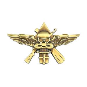 Insignia magnética <span class=keywords><strong>de</strong></span> pano para Dron, insignia <span class=keywords><strong>de</strong></span> aviación, alas <span class=keywords><strong>de</strong></span> metal personalizadas, alfileres <span class=keywords><strong>de</strong></span> solapa - Product Image 2