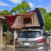 Tente de toit rigide 4x4 pour Jeep, grand espace familial, avec lit de couchage intégré et couleurs contrastées