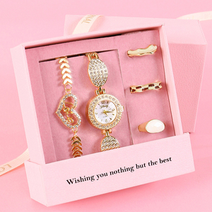 Coffret cadeau <span class=keywords><strong>pour</strong></span> femme comprenant <span class=keywords><strong>une</strong></span> montre, un bracelet et <span class=keywords><strong>une</strong></span> bague en forme <span class=keywords><strong>d</strong></span>'épée, idéal <span class=keywords><strong>pour</strong></span> la fête des mères, la Saint-Valentin, les souvenirs de mariage. - Product Image 4