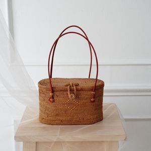Bolso de mimbre sencillo y adorable para mujer, diseño de transporte con forro de lona de algodón de dos capas, hecho a mano en Vietnam - Product Image 2