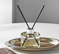 Bouteille de diffuseur de roseau en verre de luxe Design personnalisé Huiles de parfum de mode Vente en gros 30ml 50ml 100ml Gravure pour le maquillage Dubaï
