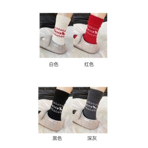 ถุงเท้าขนสัตว์แฟร์ไอส์สำหรับผู้หญิง สีแดง สีขาว สีดำ สีเทา ความหนาปานกลาง ความอบอุ่นสำหรับฤดูใบไม้ร่วงและฤดูหนาว - Product Image 2