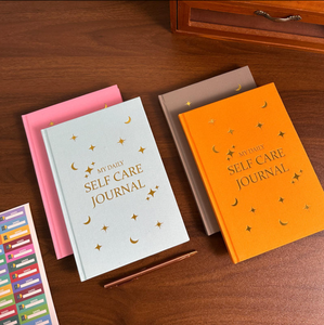 ชุดของขวัญสมุดบันทึกการดูแลตนเองพร้อมปากกา & สติกเกอร์ A5ไดอารี่รักตนเองสำหรับการดูแลสุขภาพจิตและการสะท้อนรายวัน - Product Image 1