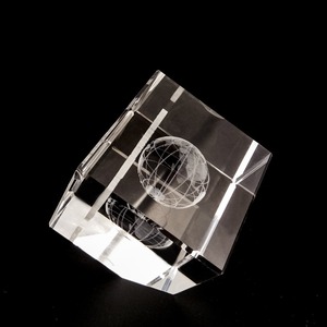 Danh dự của tinh thể pha lê Cube chặn giấy tùy chỉnh 3D logo laser Kinh doanh Quà Tặng văn phòng bàn trang trí tay thủ công chặn giấy - Product Image 6