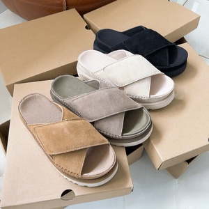 Nouvelles pantoufles respirantes Uggs <span class=keywords><strong>style</strong></span> 2026 pour l'été, à enfiler, tendance, pour les amoureux, toutes occasions, rehaussantes - Product Image 3