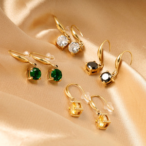 Boucles d'oreilles pendantes simples en acier titane plaqué or 18 carats avec diamants, accessoires d'oreille en acier inoxydable et zircon - Product Image 4