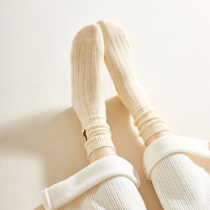 Jingwen OEM Meias De Natal, Calcetines de Mujer Gruesos con Bordado de Dibujos Animados - Product Image 6