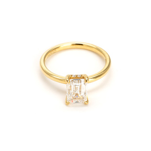 Bague de fiançailles <span class=keywords><strong>solitaire</strong></span> pour femme en or blanc 18 carats avec <span class=keywords><strong>diamant</strong></span> de laboratoire certifié taille émeraude couleur D par River Time - Product Image 1