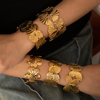Bracelet manchette tendance en acier inoxydable plaqué or, motif floral élégant, bijou esthétique pour femme