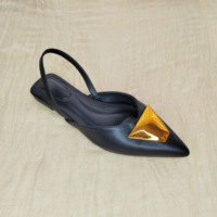 Chaussures plates de luxe pour femmes avec bout pointu métallique, nouveau design, bride arrière, fermeture à enfiler, respirantes pour l'été