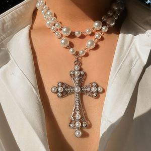 Set di 2 Collane con Croce e Perle Sintetiche Cave Vistose da Uomo, Girocollo Maschile di Tendenza per Tutti i Giorni, Gioielli alla Moda da Regalare - Product Image 2