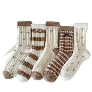 Chaussettes mi-mollet en polaire épaisse et chaude, rayées, pour dormir à la maison - Product Image 5