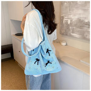 Sac à main creux tricoté beige style frais et mignon - Product Image 4