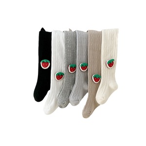 Pantimedias para niñas de fresa con giro de palabras, primavera 2023, nuevas mallas para niños, medias de algodón peinado para bebés, - Product Image 1