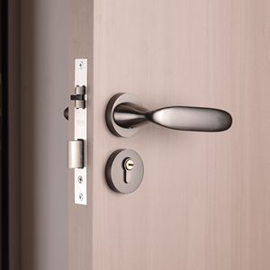 Puerta minimalista de MDF con aislamiento acústico para uso en interiores de hogares y oficinas. - Product Image 4