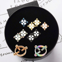 Vente en Gros Classique Religieux Croix Motif Faux Piercing Mamelon Barbell Anneau Faux Mamelon Piercing Bijoux