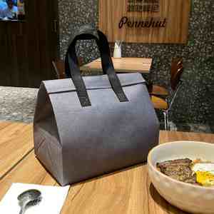 Sacs isothermes personnalisés en non-tissé imperméables avec fermeture adhésive, pliables et portables pour la livraison de repas, boissons et gâteaux - Product Image 2