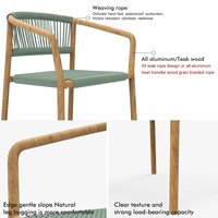 Ensemble de grande table à manger moderne pour l'extérieur avec cadre en aluminium et bois de teck durable pour les rassemblements