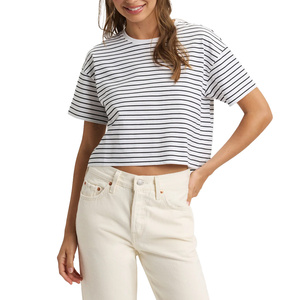 Camiseta Corta Informal y Cómoda para Mujer, Diseñada para un Movimiento Suave con Sensación Ligera y Estilo Natural - Product Image 1