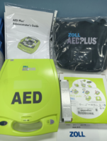 Défibrillateur ZOLL AED Plus pour la réanimation, la formation en RCP, le transfert en ambulance, en soins intensifs et en milieu vétérinaire