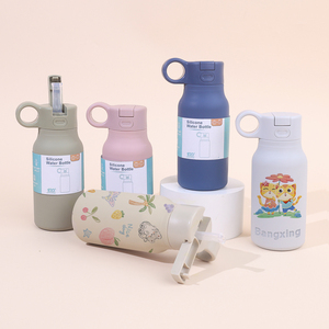Bouteille d'eau portable anti-fuite en silicone de qualité alimentaire 8oz pour bébé, enfant, école, avec paille - Product Image 2