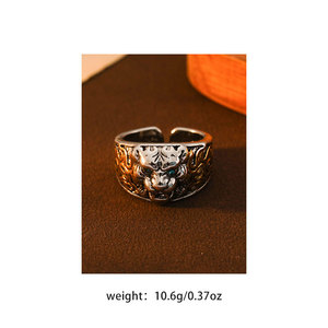 Anello da Uomo YL in Lega Bicolore Stile Etnico Nazionale, Unico, Audace, Stravagante, con Demone Zodiacale, Vintage e Sofisticato - Product Image 6