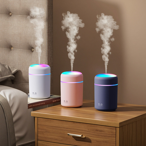 Mini Humidificateur d'Air Ultrasonique Portable 300 ml Diffuseur d'Huiles Essentielles USB Brume Froide avec Veilleuse Colorée pour Maison et Voiture - Product Image 2