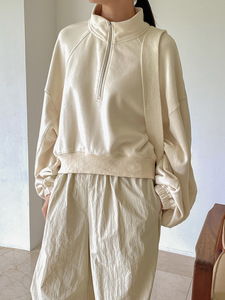 เสื้อฮู้ดดี้ผ้าฝ้ายคอตตอนแบบสั้นทรงโอเวอร์ไซส์  ตกแต่งด้วยลูกปัด  ลายสกรีน  โลโก้แบบกำหนดเอง  สวมใส่สบาย ระบายอากาศได้ดี  เหมาะสำหรับฤดูใบไม้ร่วง - Product Image 3