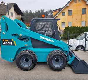 Chargeuse compacte sur pneus diesel Sunward SWL 4038 avec godet – Équipement de construction - Product Image 2