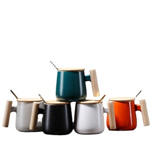 <span class=keywords><strong>Taza</strong></span> de café literaria escandinava, <span class=keywords><strong>Taza</strong></span> de cerámica 1314, mango de madera para regalos de negocios, frío caliente con aislamiento térmico - Product Image 2