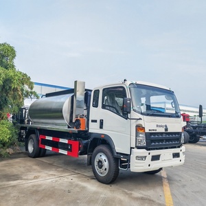 Camion pulvérisateur d'asphalte et de bitume Sinotruk HOWO pour la construction - Product Image 1