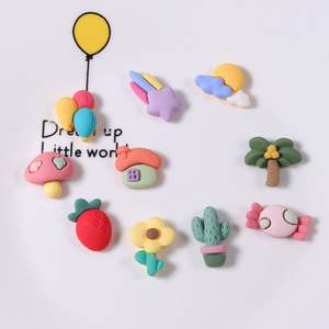 Charmes en résine en forme de <span class=keywords><strong>maison</strong></span> de fleurs de la planète en gros, ballon, microlandscape, décoration de couleur mate - Product Image 1